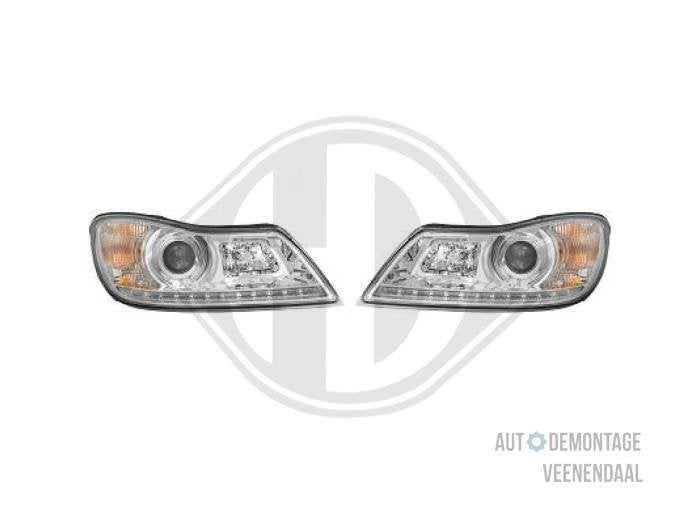 Koplampset links + rechts van een Skoda Octavia, -, -, Nieuw, Ophalen of Verzenden