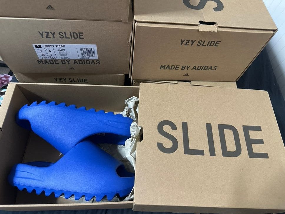 Adidas Yeezy Slides MAAT 38, Ophalen, Nieuw, Blauw, Slippers