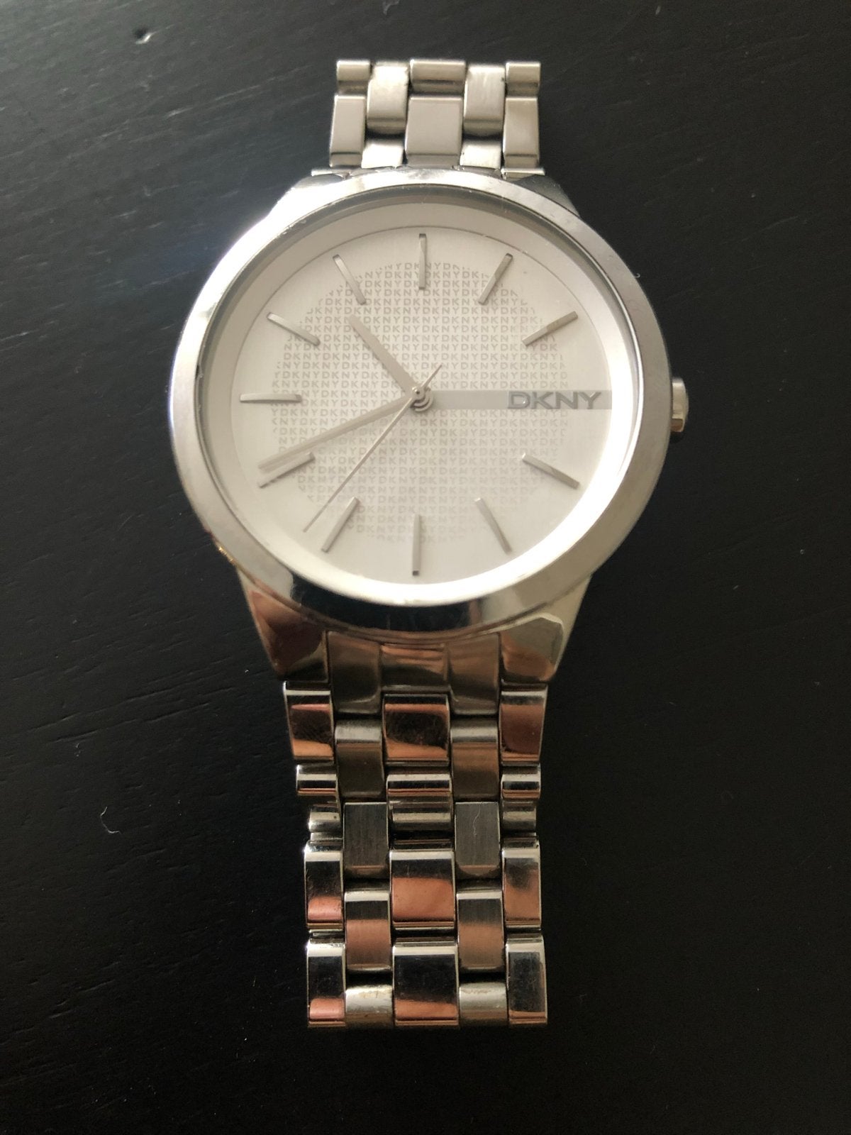 DKNY dameshorloge, zilverkleurig, zo goed als nieuw, Staal, Staal, DKNY, Polshorloge