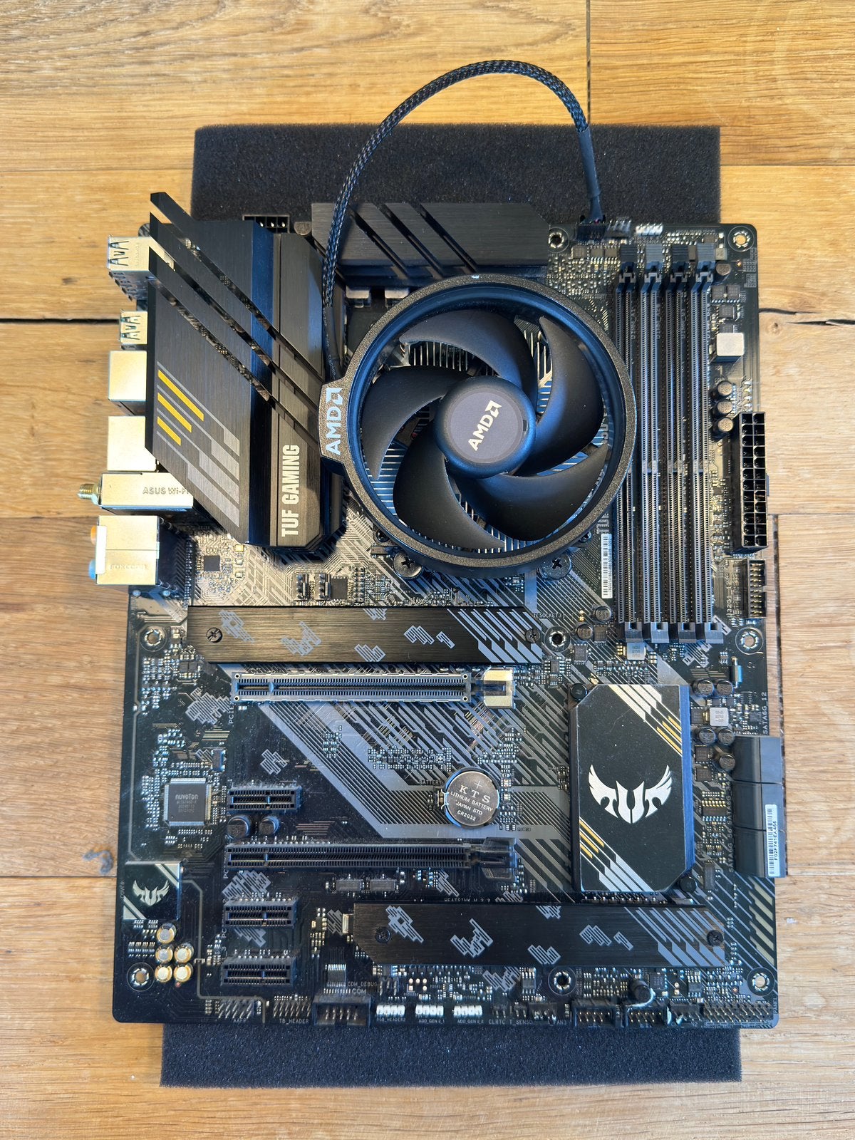 ASUS TUF Gaming B550-plus (Wi-Fi) + AMD Ryzen 7 2700X, Computers en Software, Ophalen, Zo goed als nieuw, AMD, DDR4