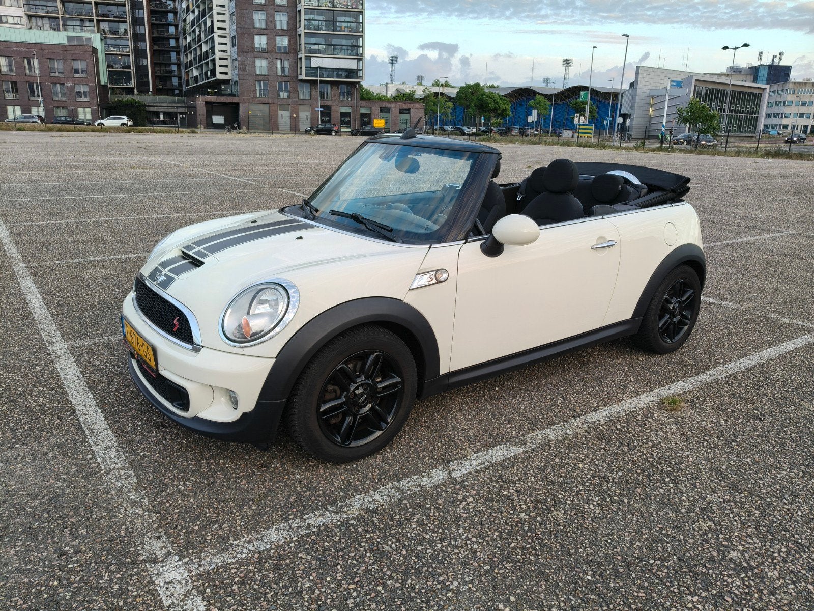 Mini 1.6 Cooper S Cabrio Roadster AUT 2012 Wit, Zwart, 4 cilinders, Cabriolet, 4 stoelen