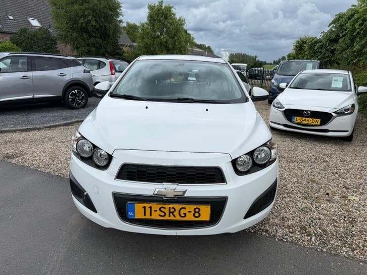 Chevrolet Aveo 1.2 5-DEURS 2011 Wit Nw Apk Nap Airco Cruise, Voorwielaandrijving, 40 €/maand, Aveo, 4 cilinders