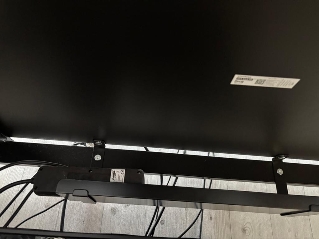 UTVISNING Gamingbureau met plank, zwart, 120x60 cm, Huis en Inrichting, Bureaus, Ophalen, Zwart, Kabelgoot, Zo goed als nieuw