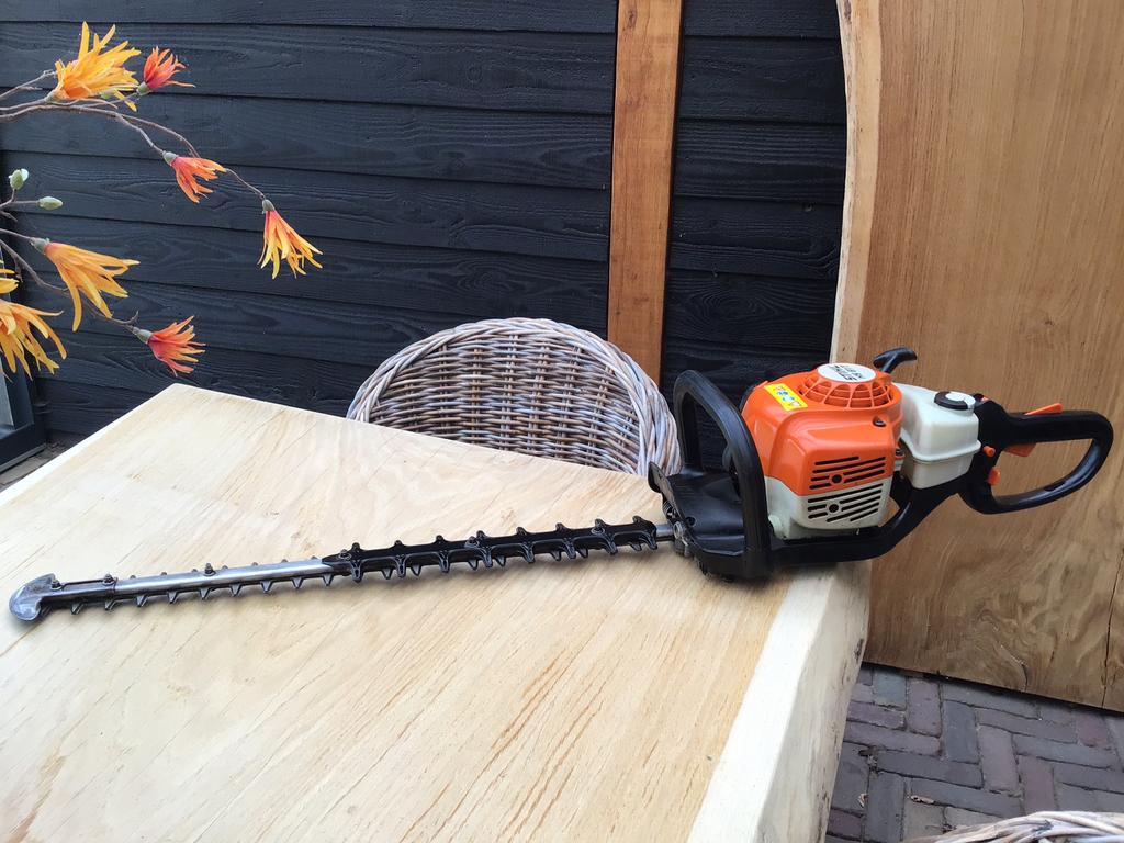 STIHL HS 81T HEGGENSCHAAR.   NETTE STAAT., Ophalen of Verzenden, Gebruikt