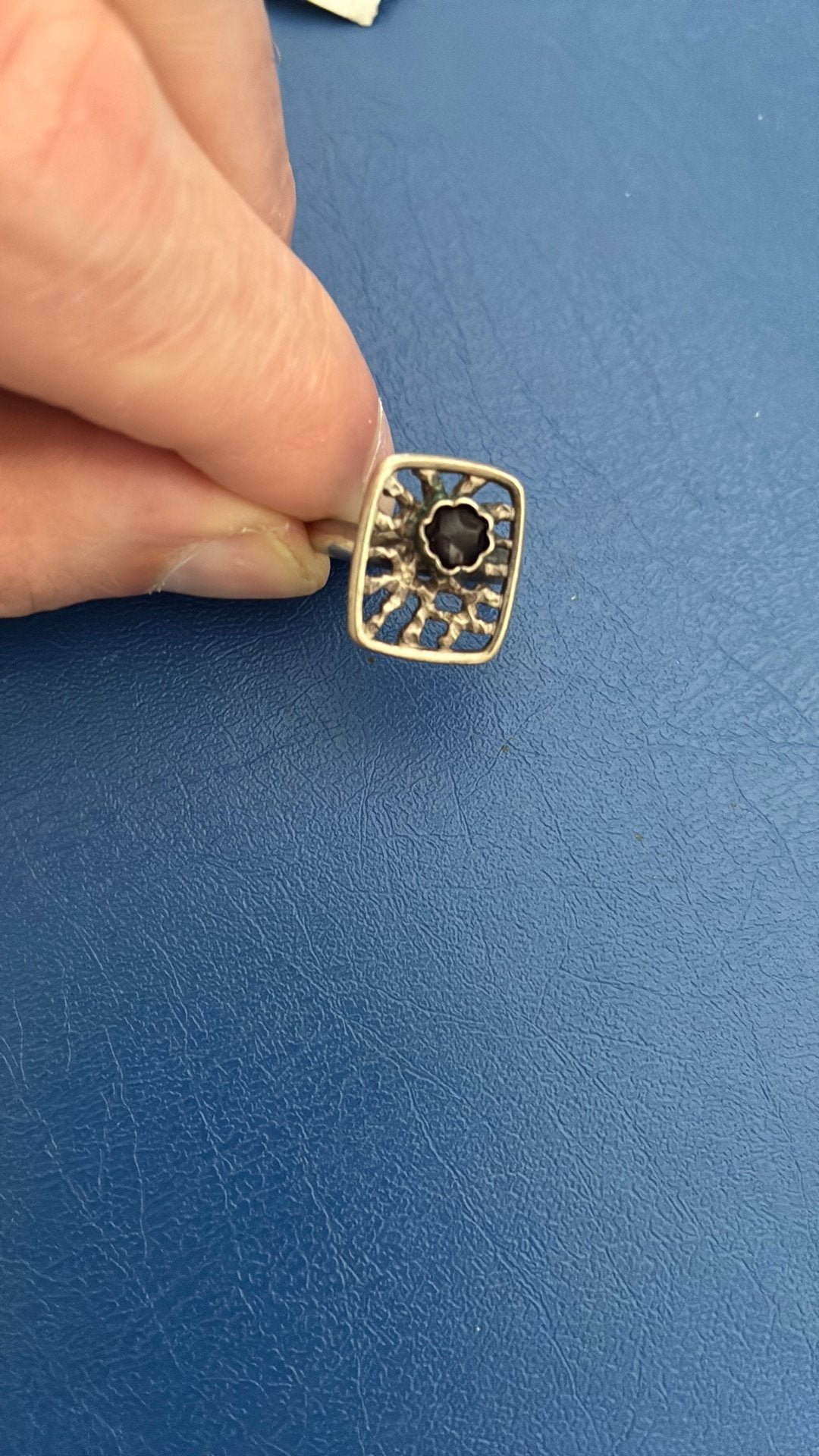 835 zilver ring 17 mm met granaat/ git steen retro, Ophalen of Verzenden, Zo goed als nieuw, 17 tot 18, Dame