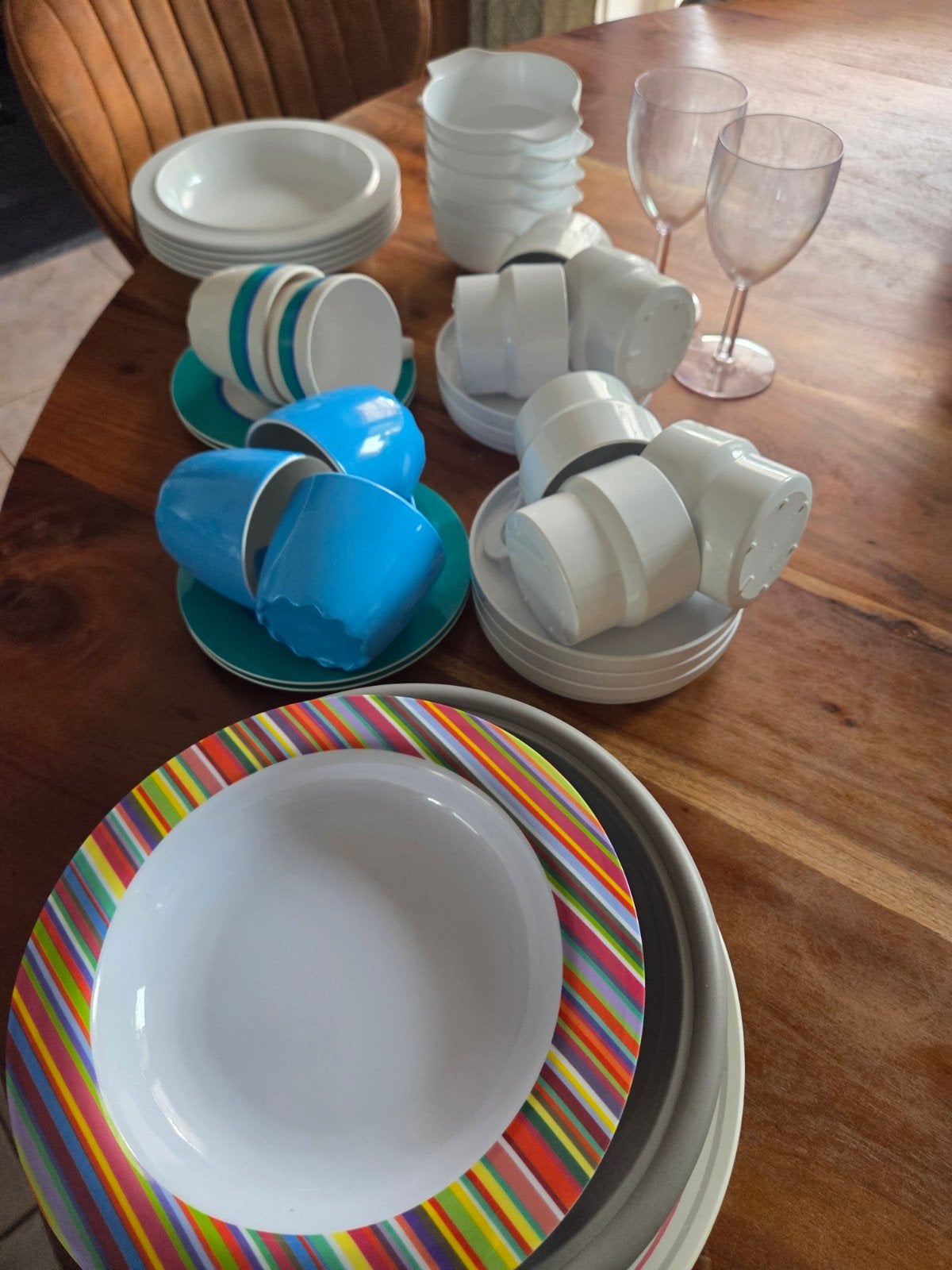 Camping servies Mepal en overig (oa borden, bekers,  glazen), Ophalen, Gebruikt, Keramiek, Bord(en)