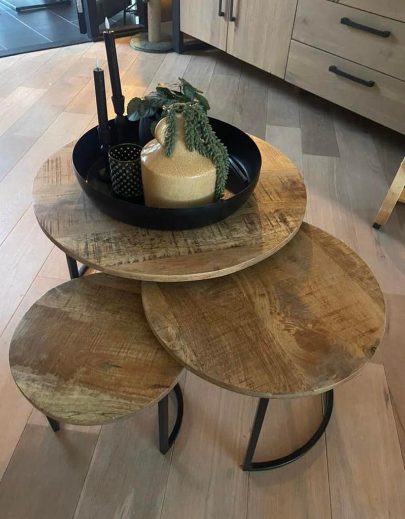 Set van 3 mango houten bijzettafels, Minder dan 55 cm, Rond, Zo goed als nieuw, Ophalen