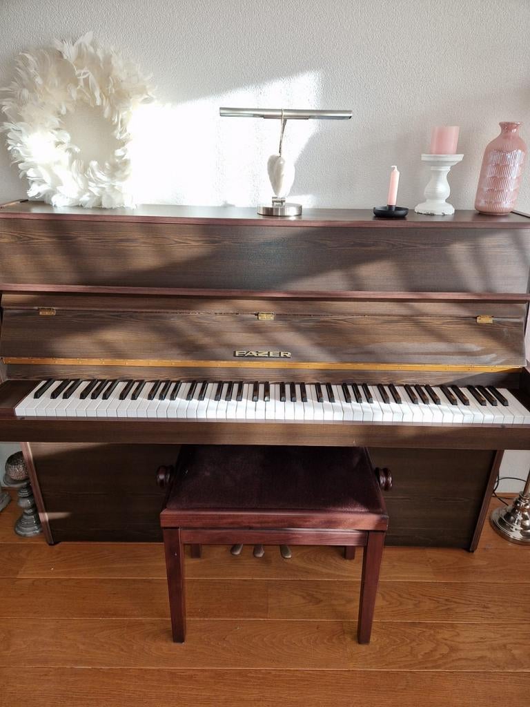Fazer piano in goede conditie, jaarlijks gestemd, Muziek en Instrumenten, Piano's, Ophalen, Gebruikt