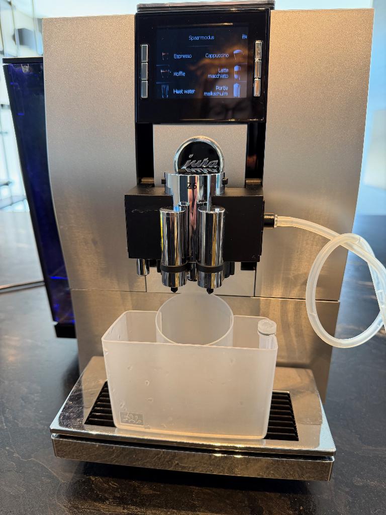 Jura volautomaat Z6, Ophalen, 10 kopjes of meer, Koffiemachine, Zo goed als nieuw