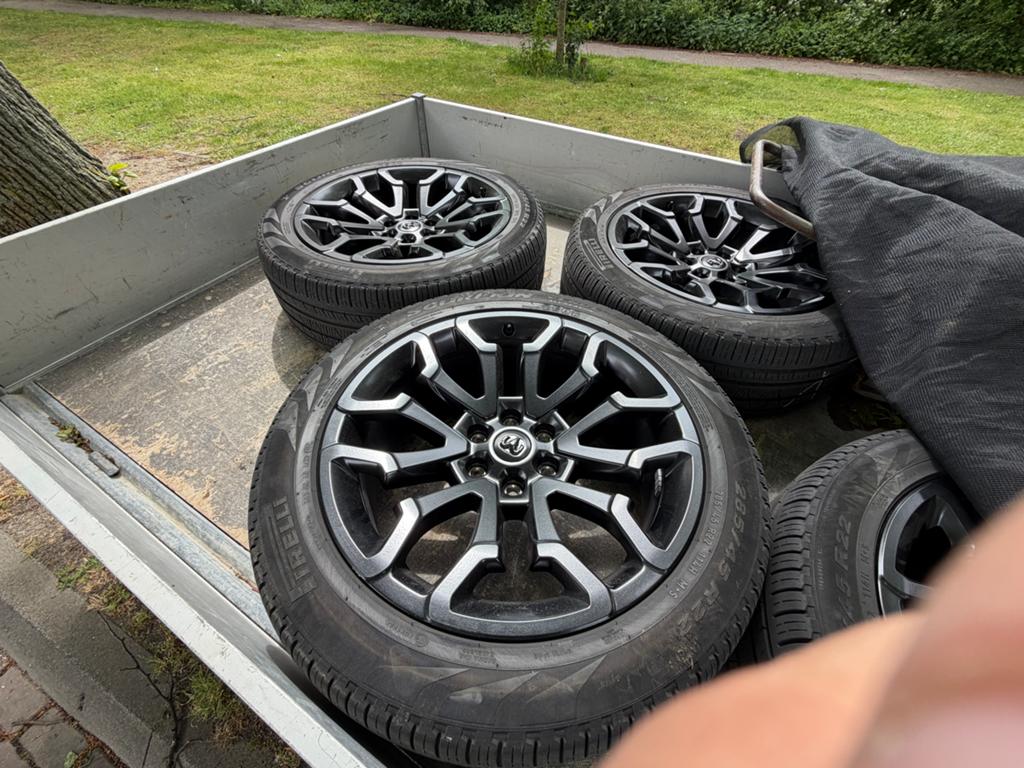 Dodge Ram laramie 2025 limited velgen, Auto-onderdelen, Ophalen, Gebruikt, 285 mm, Banden en Velgen
