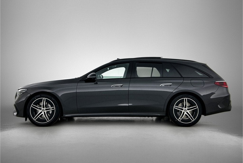 Mercedes-Benz E-Klasse Estate 300 e Business Solution AMG |, Auto's, Mercedes-Benz, Automaat, Achterwielaandrijving, Zwart, 4 cilinders