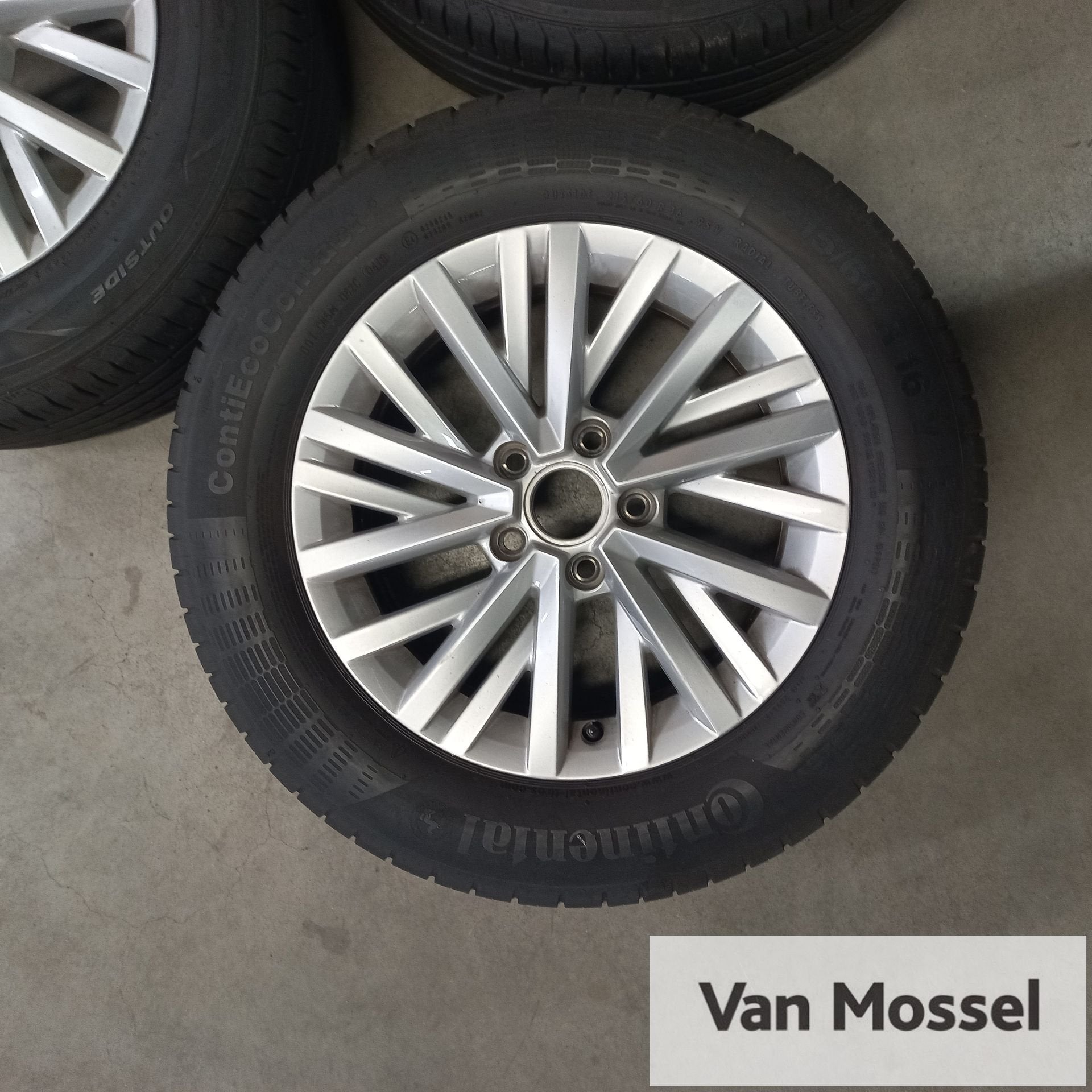 Volkswagen T-Roc Nexen NFera SU4 215/60/R16 99V, -, Banden en Velgen, Ophalen of Verzenden, Zomerbanden
