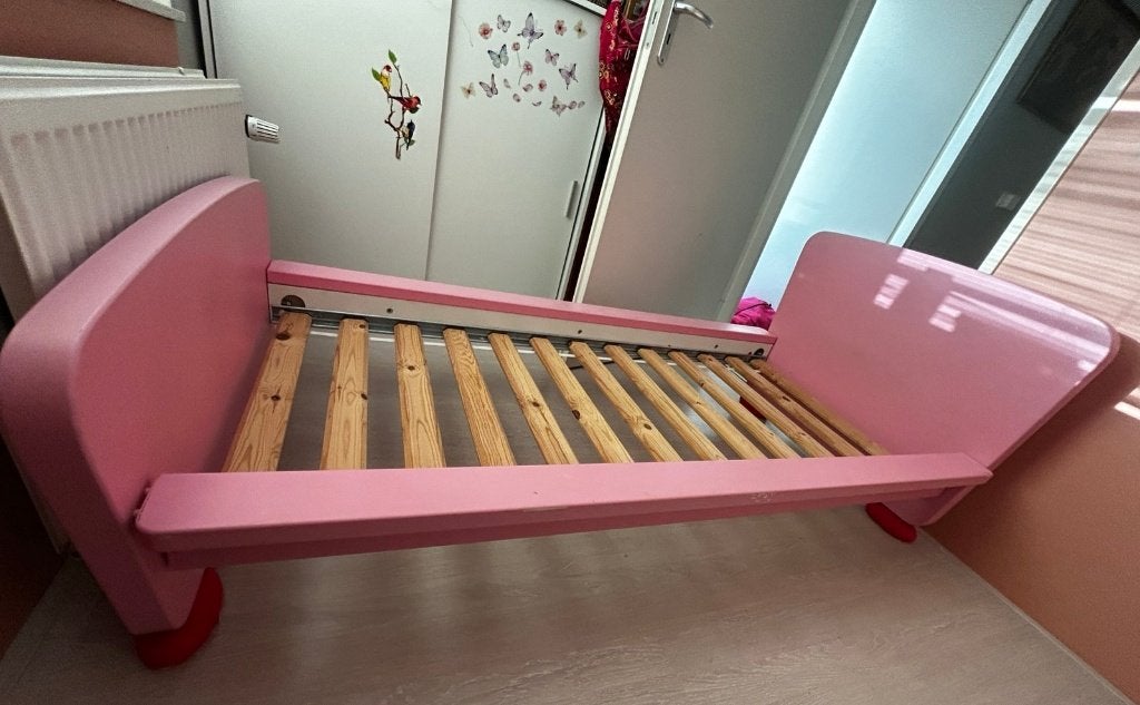 Kinderbed roze, Ophalen, Gebruikt, Lattenbodem, Minder dan 70 cm