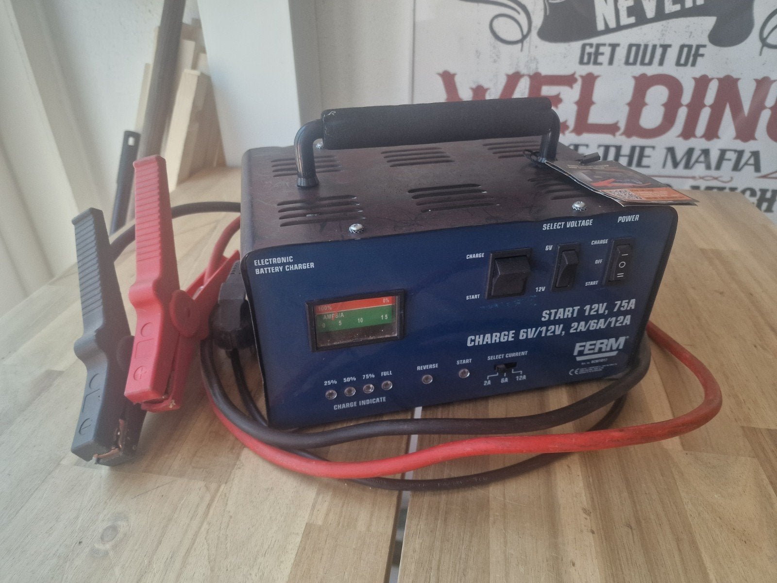 Ferm Acculader, Verzenden, Gebruikt