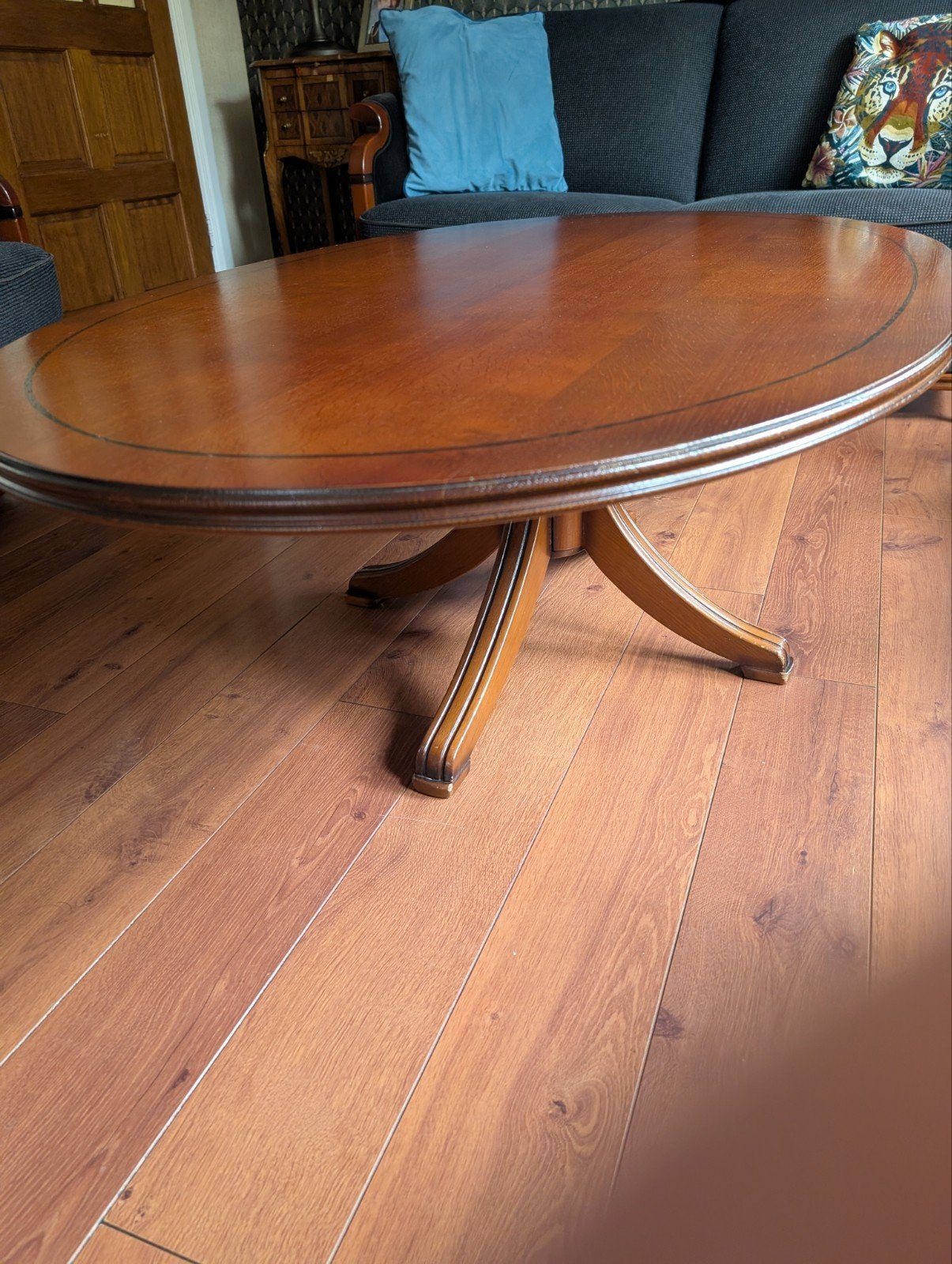 Ovale houten salontafel (Roskam) met klassieke uitstraling, Ophalen, Gebruikt, 100 tot 150 cm, Klassiek
