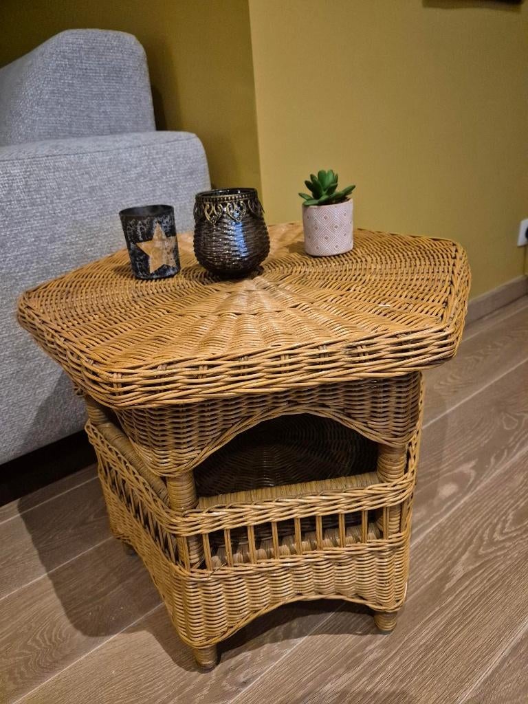 Retro functionele bijzettafeltje of salontafel in rotan, Overige materialen, Gebruikt, Retro/landelijk, 55 tot 75 cm