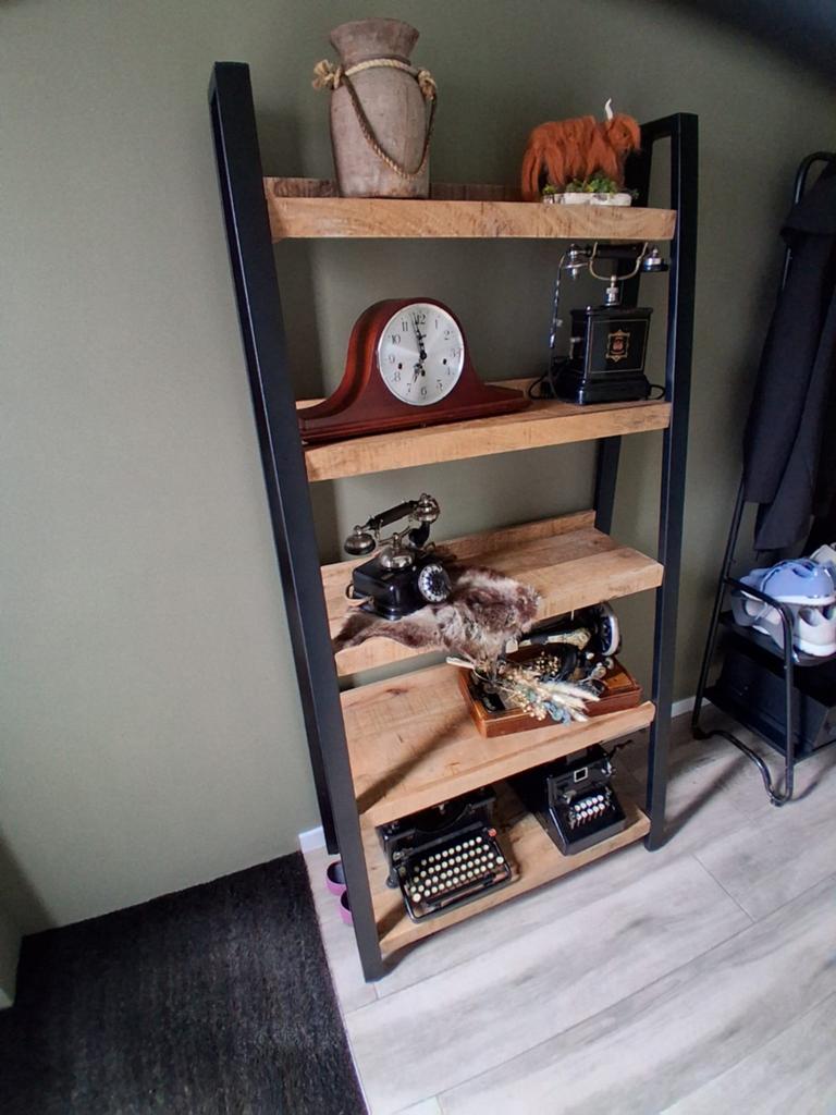 Industriële kast (mango hout) 91 cm breed en 181 cm hoog, Ophalen, Zo goed als nieuw