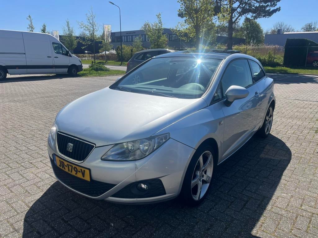 Seat Ibiza 1.6 DSG / PANO / CLIMA / AUTOMAAT, Stof, 40 €/maand, Zwart, 4 cilinders