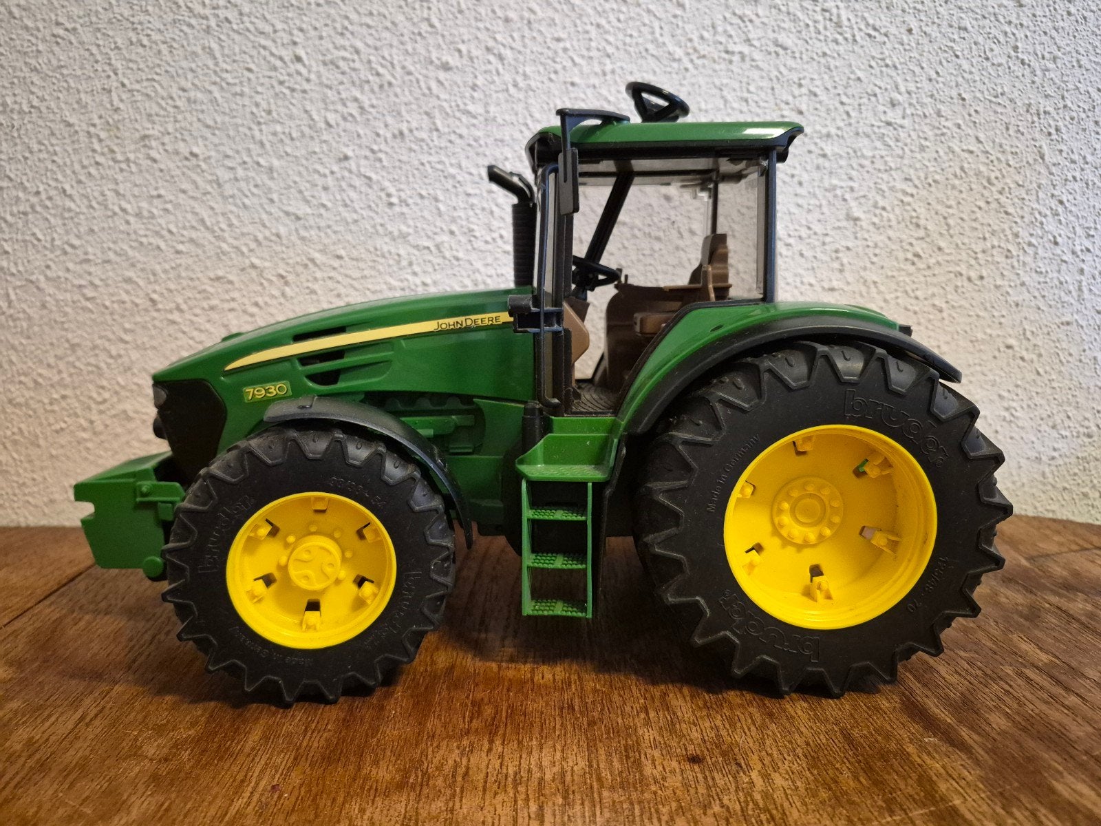 John Deere 7930 Tractor Model - Decoratie, Overige merken, Ophalen of Verzenden, Zo goed als nieuw, Groter dan 1:32