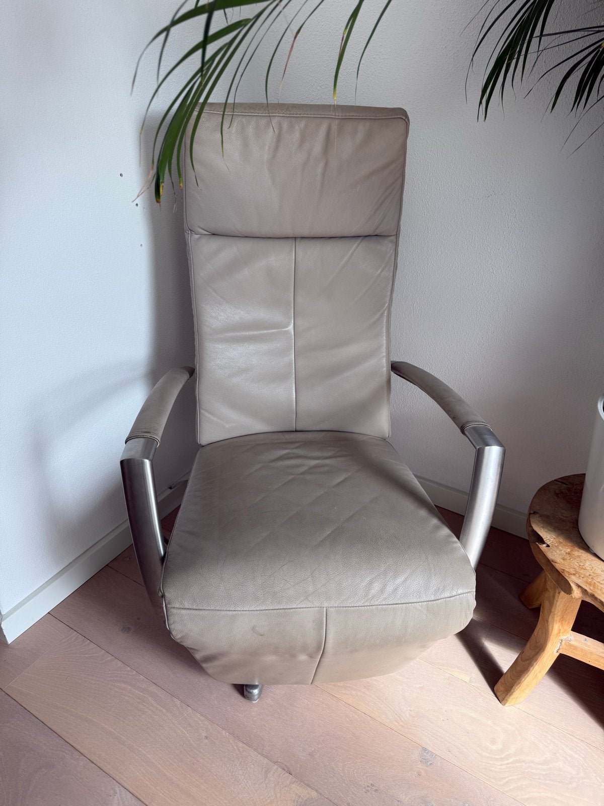 Topform design relaxfauteuil – echt leer & RVS, Huis en Inrichting, Fauteuils, Ophalen, Gebruikt, Leer, 50 tot 75 cm