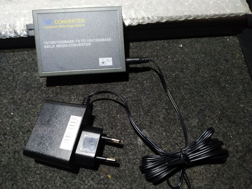 CVT 3002 DR UNIVERSELE GLASVEZEL MEDIACONVERTER, Ophalen of Verzenden, Gebruikt