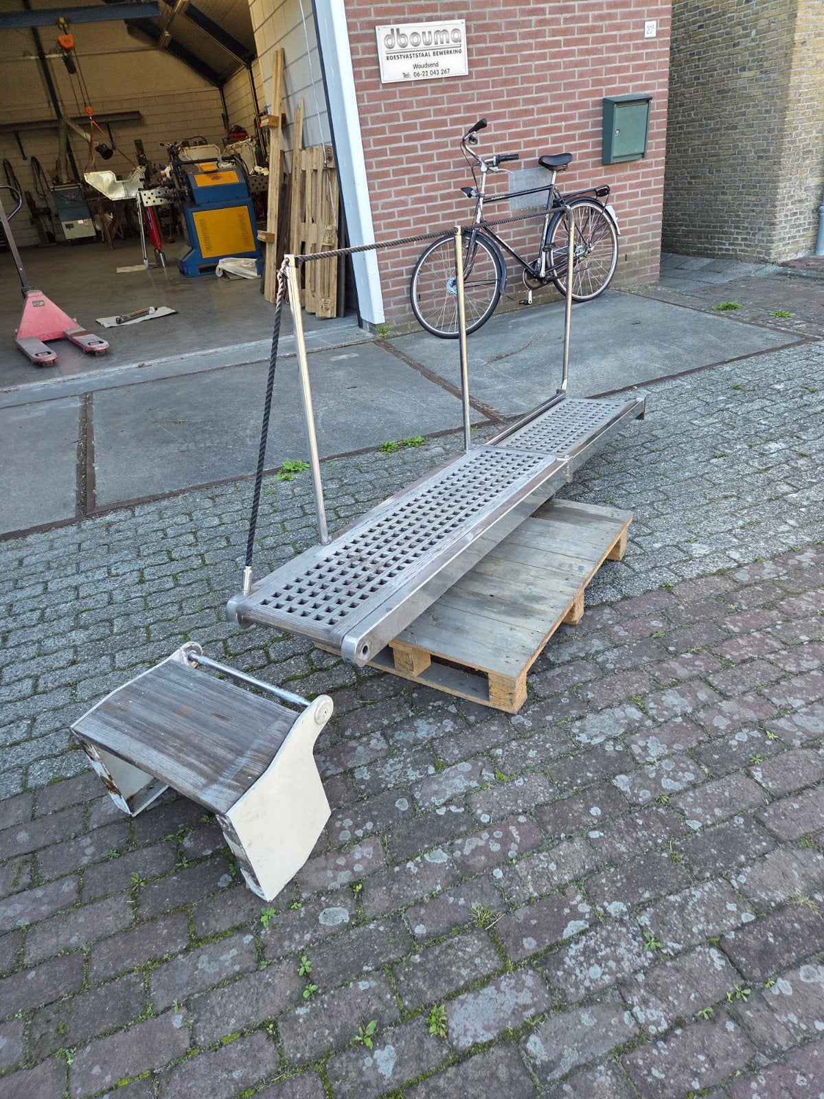 loopplank hydraulisch, Ophalen, Gebruikt, Ankeren en Afmeren, Motorboot