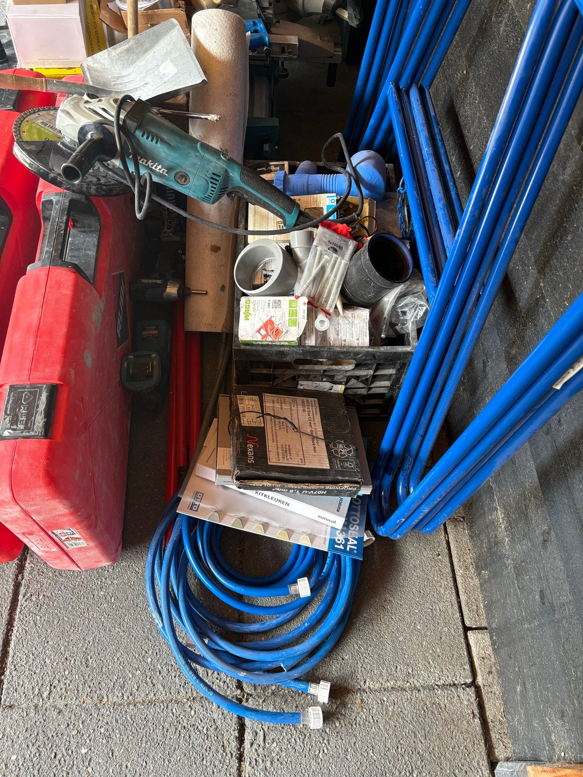 Diverse gereedschappen en bouwmaterialen, Ophalen, Gebruikt, Haakse slijper, Makita