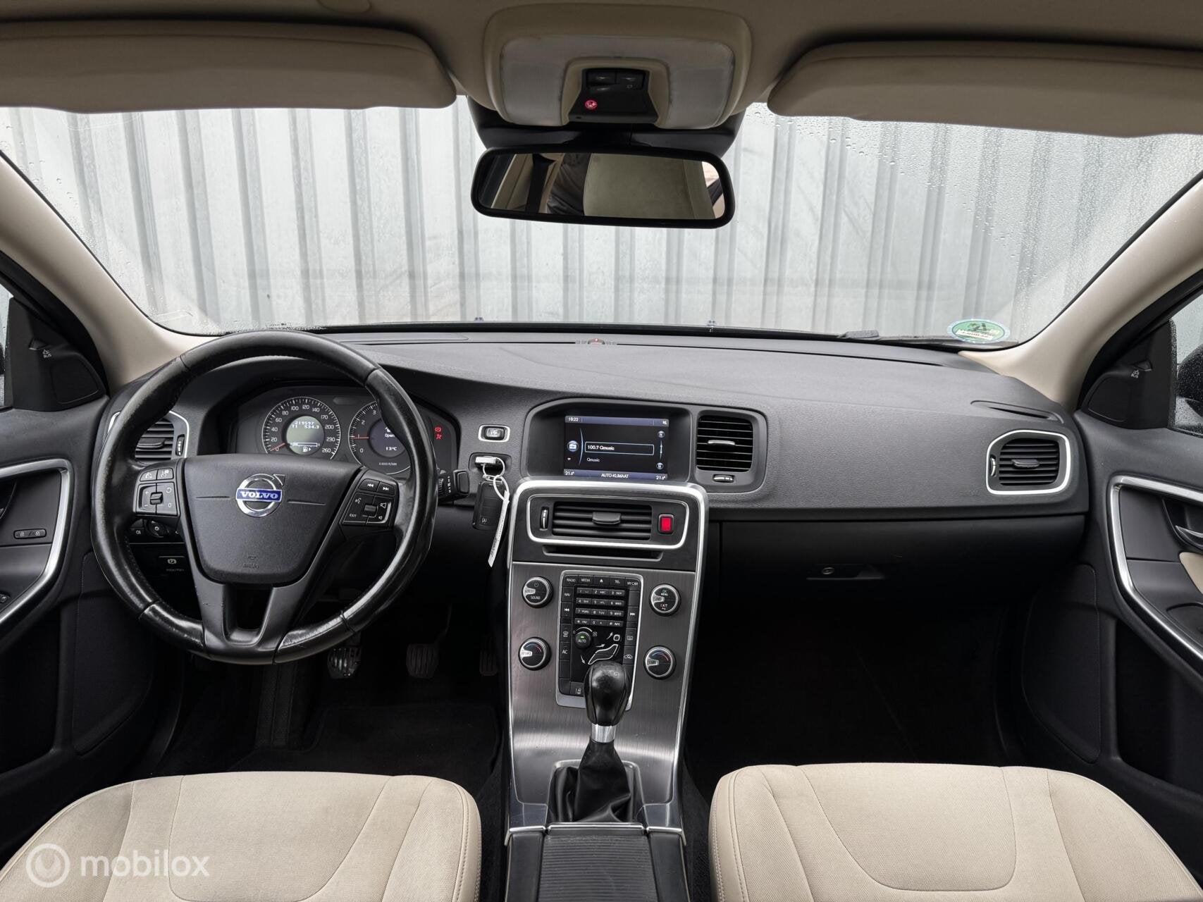 Volvo S60 2.0T Intro Edition 203pk | BLIS | Climate | Cruise, Auto's, Euro 5, Stof, 1800 kg, Beige