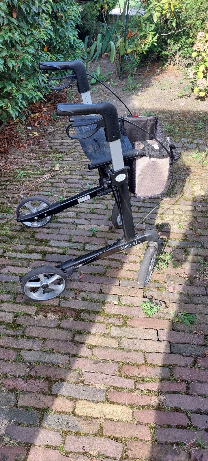 lichtgewicht rollator merk Server incl.stokhouder, Ophalen, Lichtgewicht