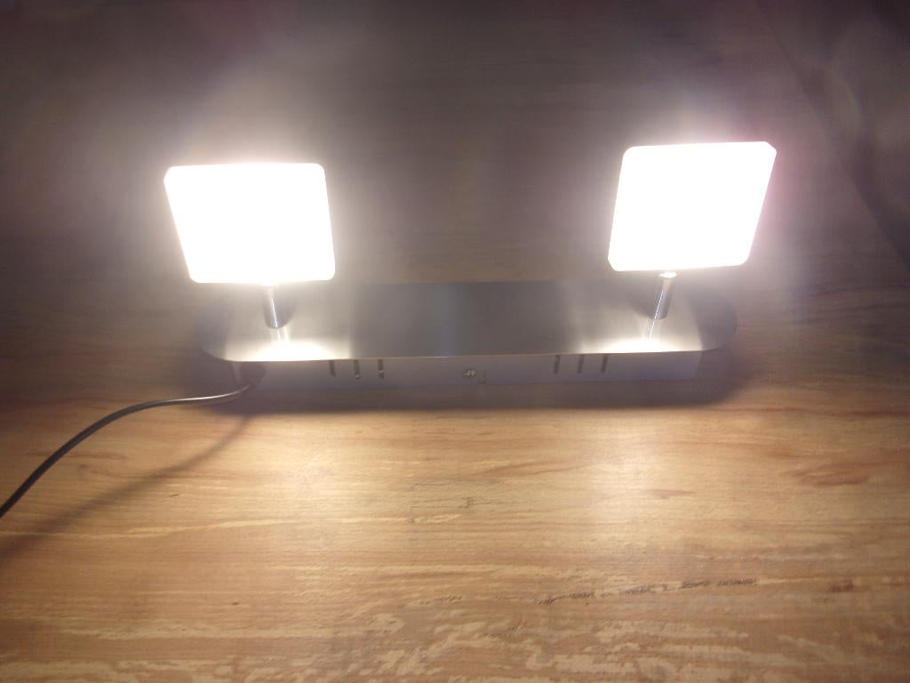 LED wandlampjes , bedlampjes op zilverkleurig plateau, Ophalen of Verzenden, Zo goed als nieuw, Glas