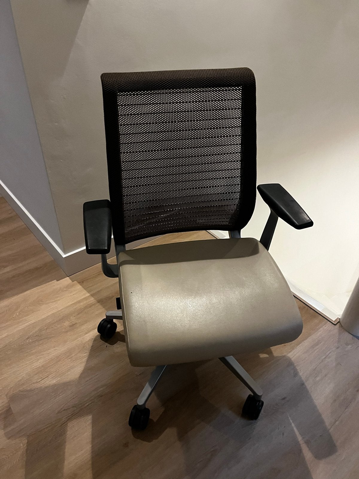 Comfortabele Bureaustoel - Ergonomisch en Verstelbaar, Ophalen, Gebruikt, Bruin, Bureaustoel