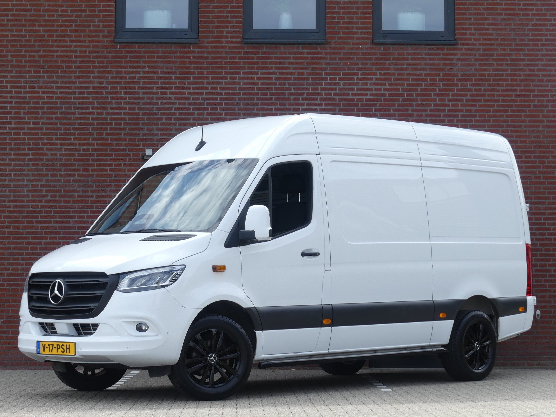 Mercedes-Benz Sprinter 317 CDI L2H2 LED/Camera/Navigatie/PDC, Automaat, Achterwielaandrijving, Gebruikt, Euro 6
