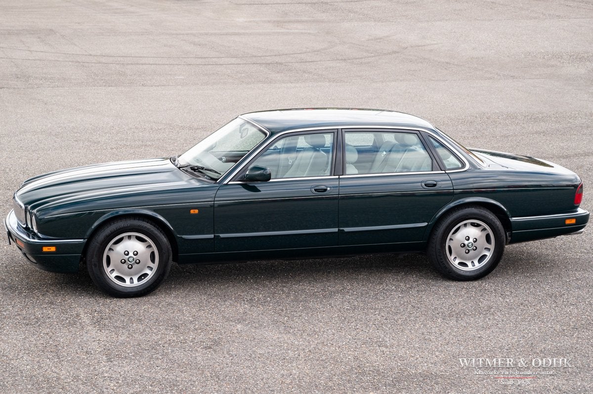 Jaguar XJ 3.2 Executive Blijvend bijtellingsvriendelijk, Auto's, Automaat, Dealer onderhouden, Achterwielaandrijving, Beige