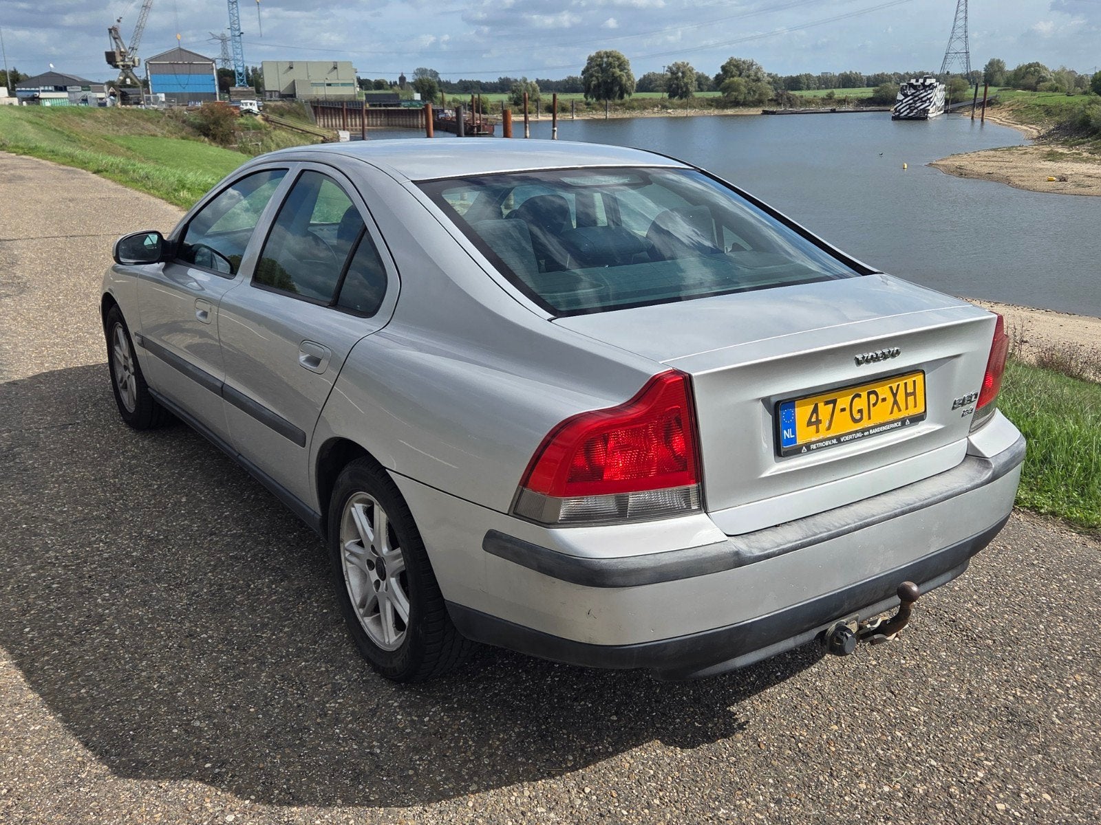 Volvo S60 2.4 140PK 2001 Grijs, Auto's, Voorwielaandrijving, S60, Origineel Nederlands, Particulier