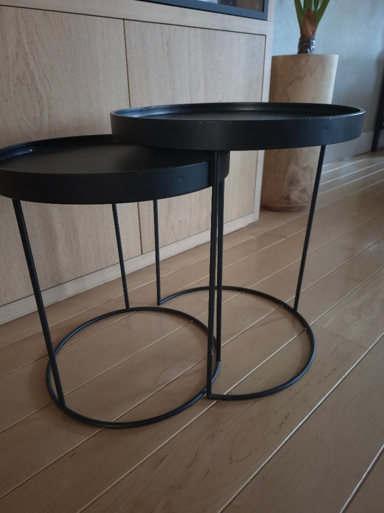 Set van 2 zwarte bijzettafels - klein en groot