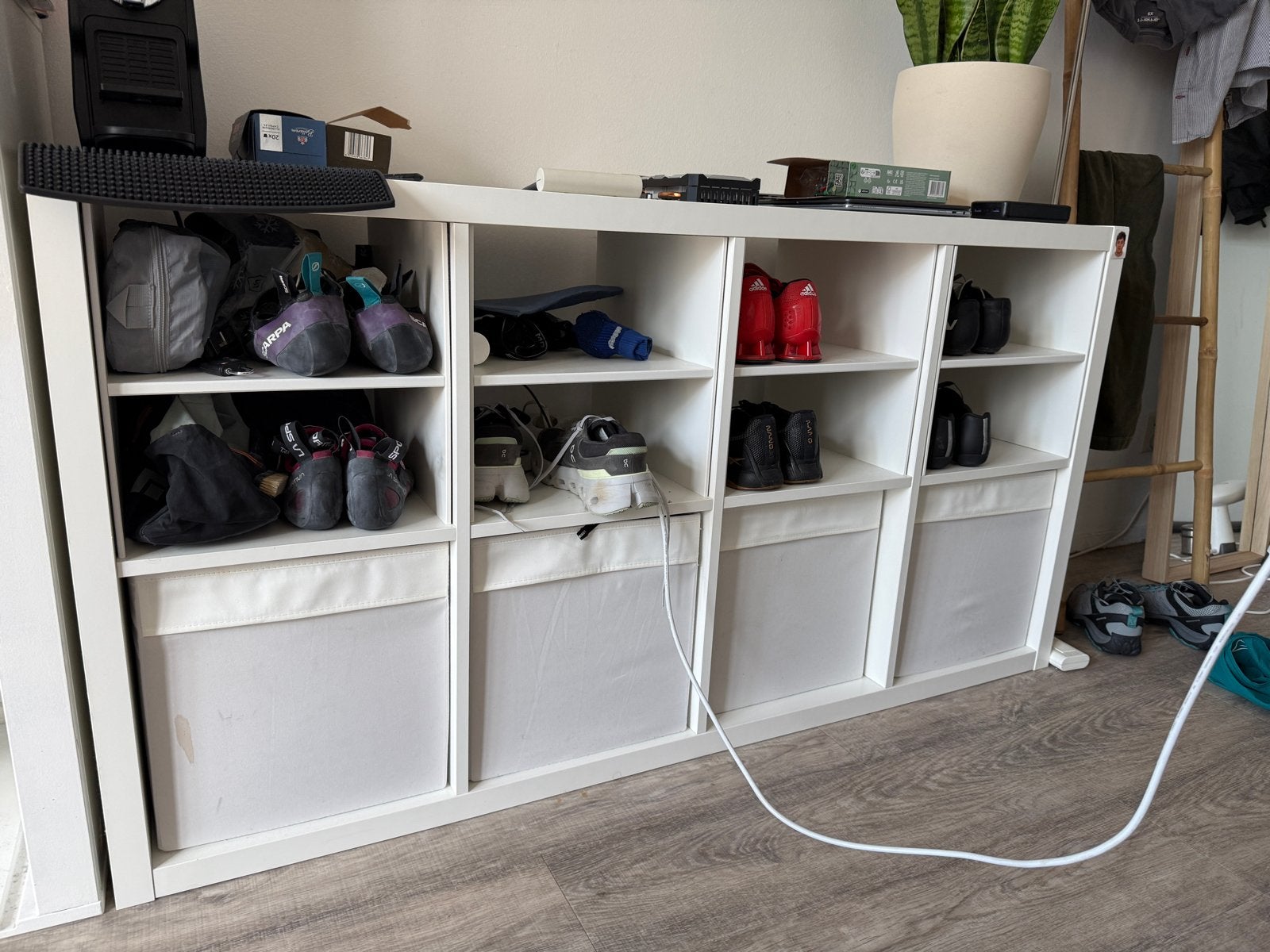 IKEA KALLAX kast met bakjes en splitters - 147x76x35 cm, Ophalen, Zo goed als nieuw