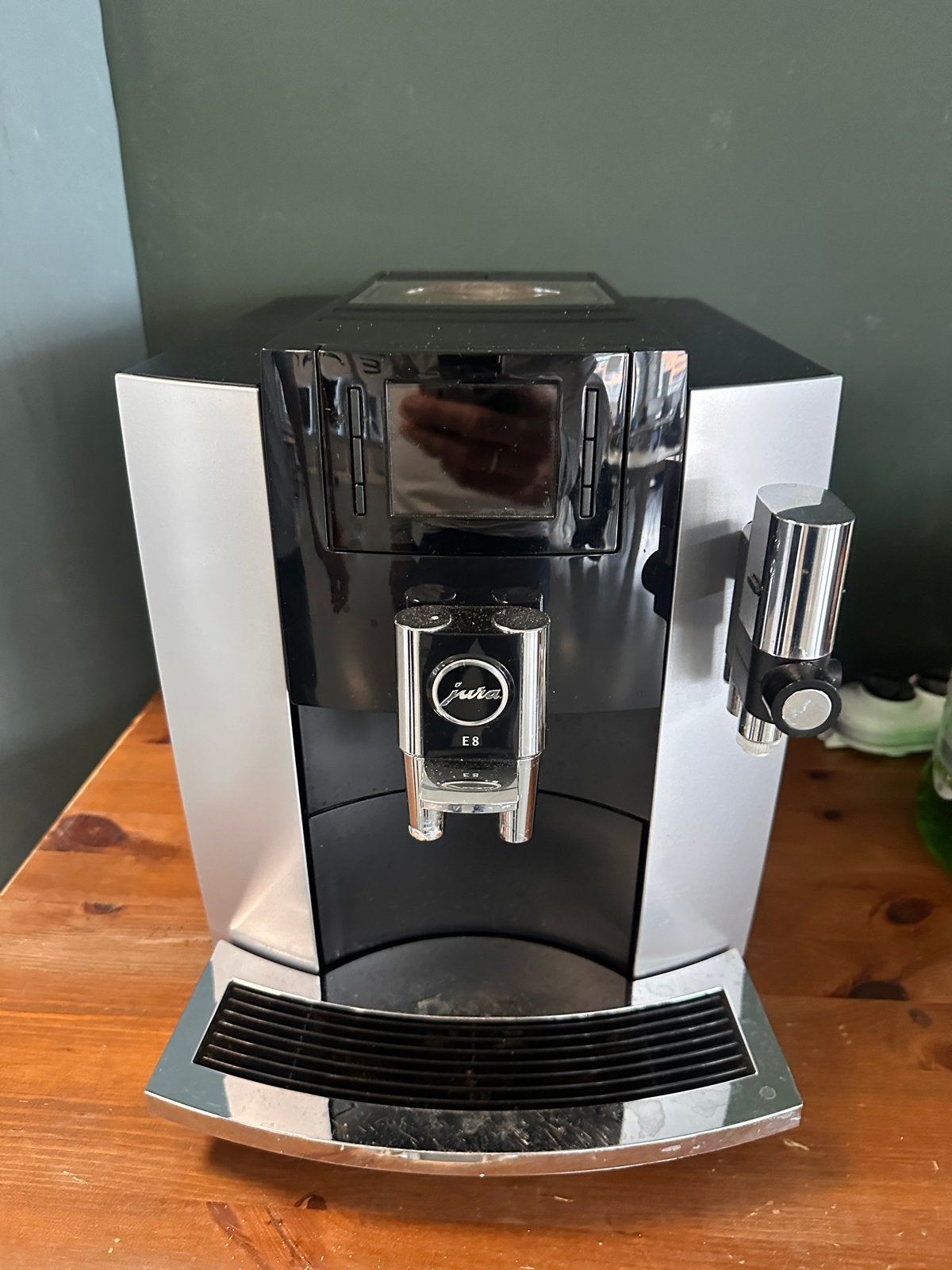 Jura E6 volautomaat koffiemachine, Ophalen, Afneembaar waterreservoir, Gebruikt, 10 kopjes of meer