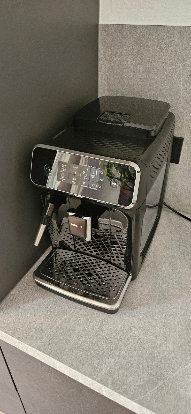 Philips 2200 Serie EP2221/40 Espresso Machine - Zwart/RVS, Gebruikt, Espresso apparaat, Ophalen of Verzenden, 2 tot 4 kopjes