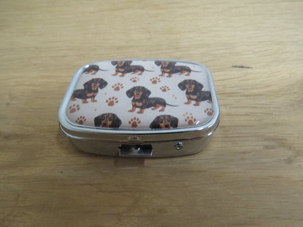 pillendoosje met teckel afbeelding, Antiek en Kunst, Ophalen of Verzenden