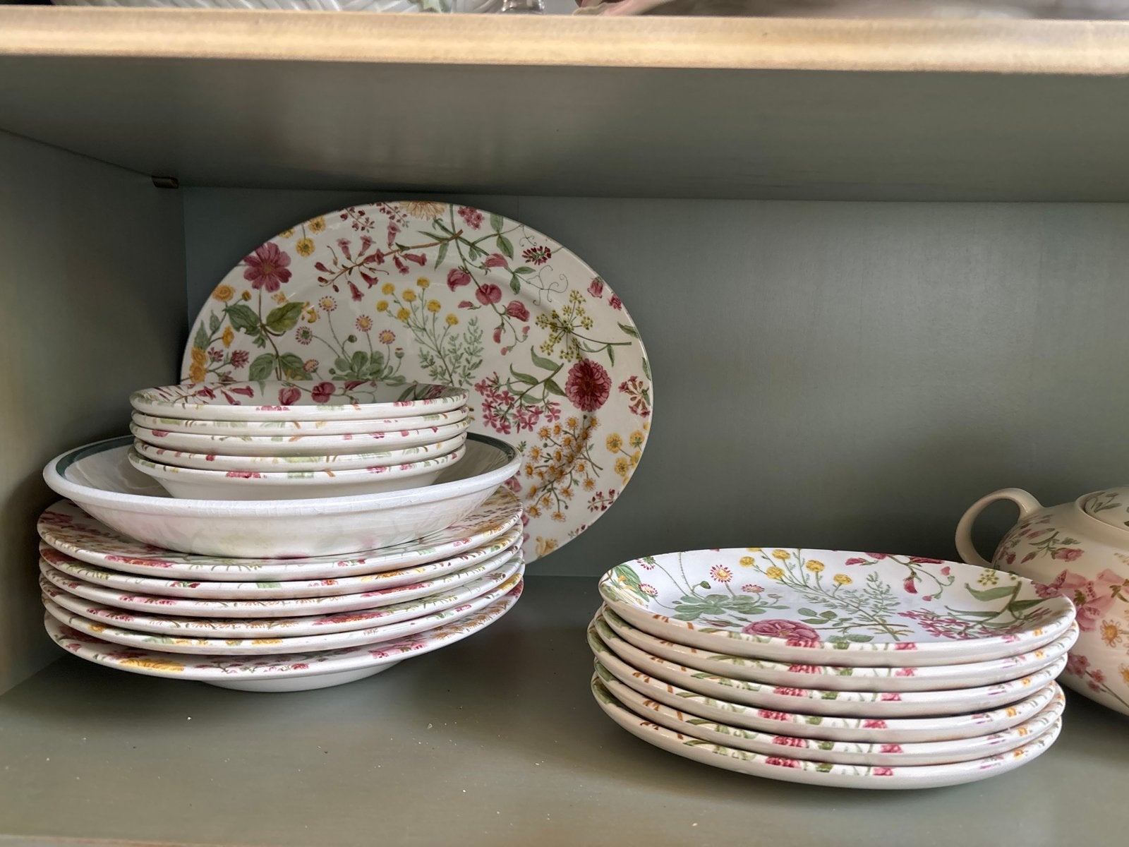 Compleet servies met bloemenprint - Vintage stijl, Ophalen, Gebruikt, Overige merken, Keramiek