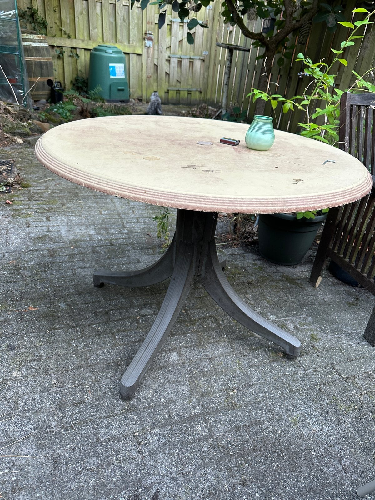 Gratis kunststof tuintafel, rond, diameter 100cm, Ophalen, Gebruikt, Rond, Kunststof