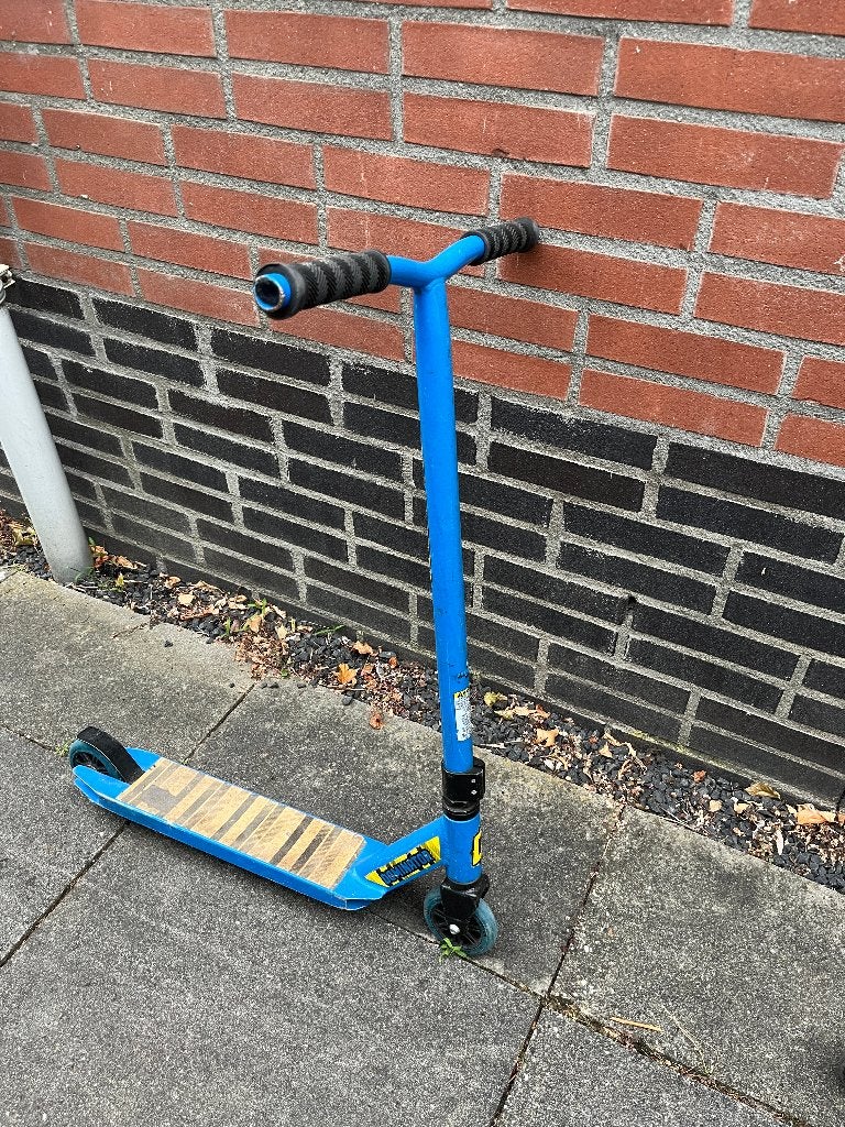 Stuntstep blauw, Fietsen en Brommers, Steps, Ophalen, Gebruikt, Gewone step