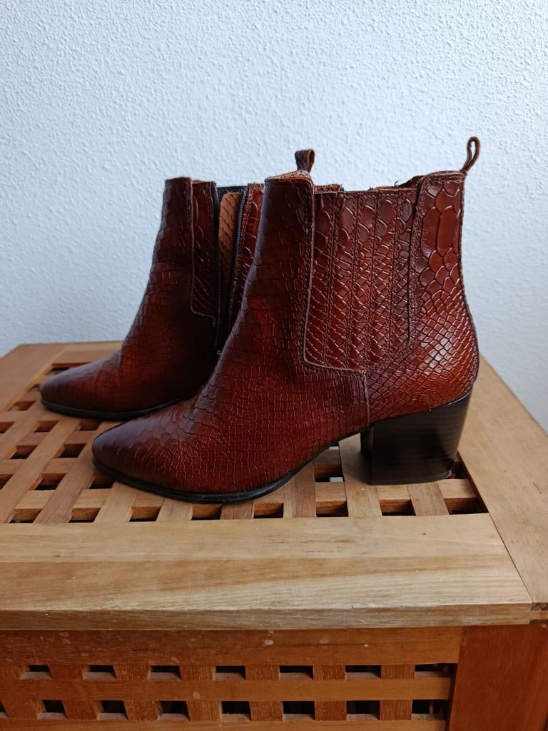 Omoda leren dames laarsjes, 40, €15,00, Ophalen of Verzenden, Nieuw, Zwart