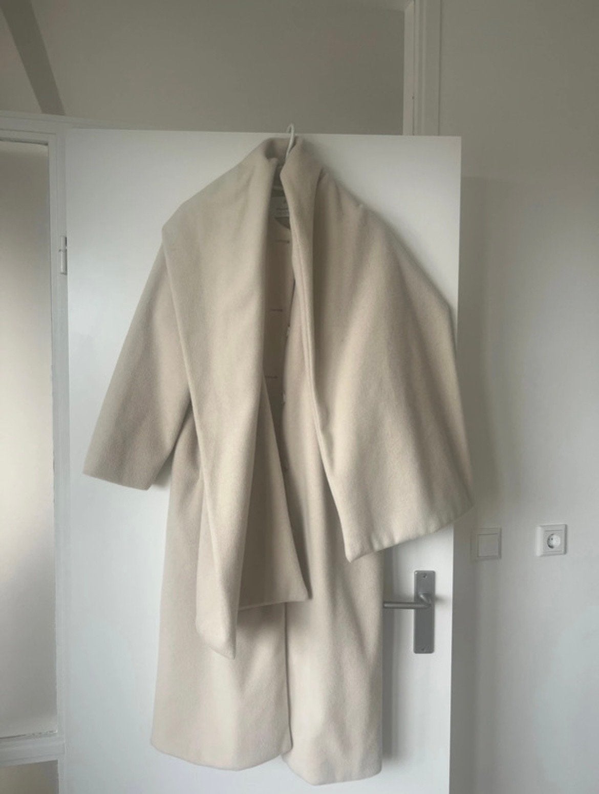 Stradivarius lange jas met sjaal, maat XS, zo goed als nieuw, Ophalen, Zo goed als nieuw, Maat 34 (XS) of kleiner, Beige
