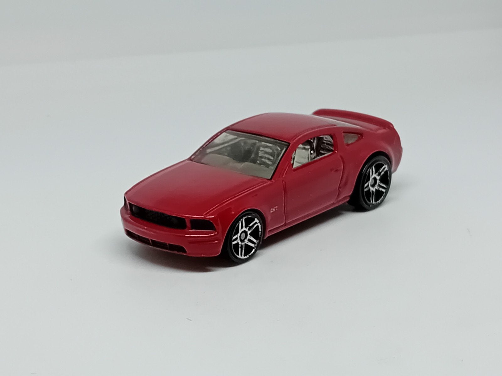 Hot Wheels 2005 Ford Mustang GT, Ophalen of Verzenden, Zo goed als nieuw, Auto