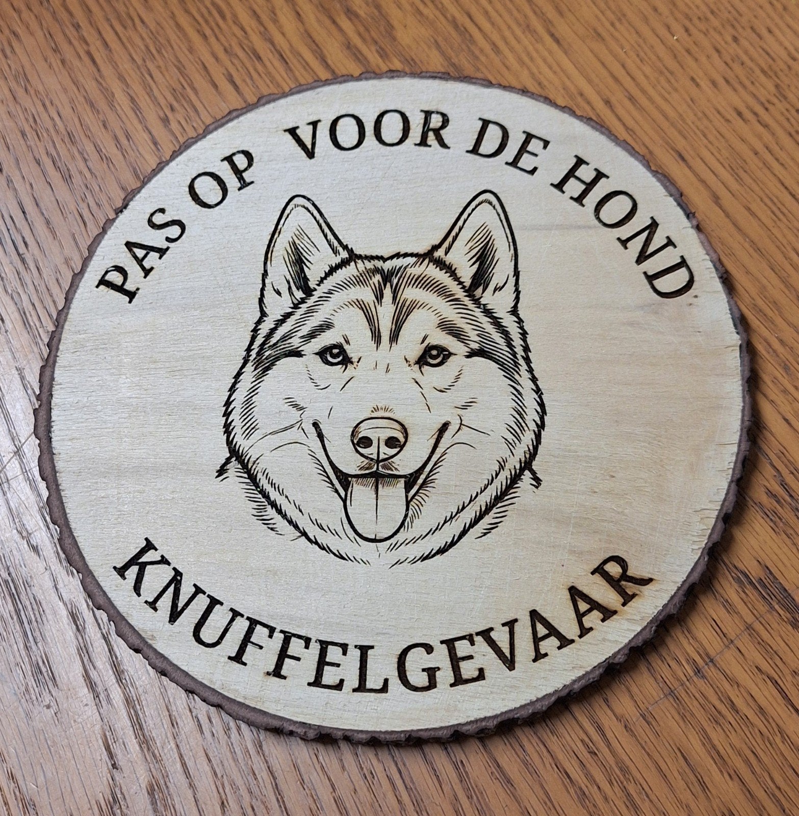 boomstamschijf gegraveerd . Pas op voor de hond, Ophalen of Verzenden, Nieuw, Overige typen
