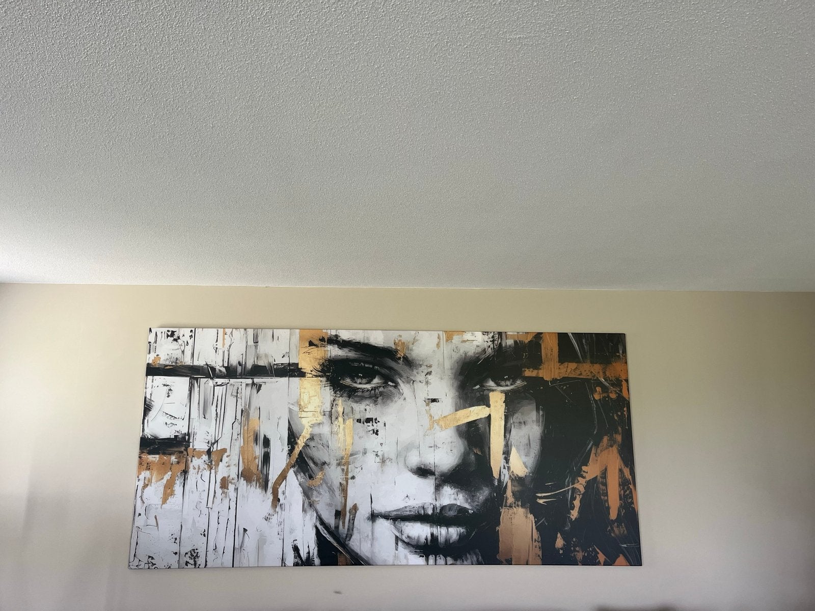 Groot modern Canvas Vrouwengezicht met goudaccenten, Antiek en Kunst, Ophalen of Verzenden