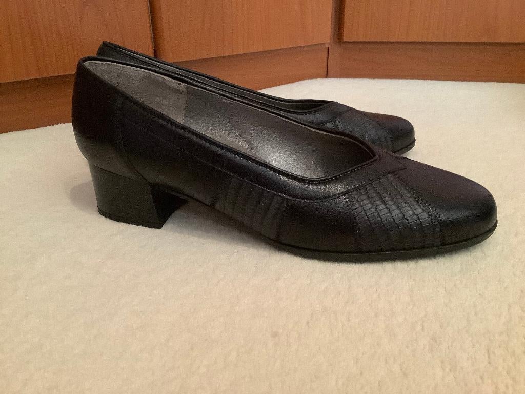 Prachtige zwart/grijs Helioform leer schoenen, mt 6 1/2(40)., Kleding | Dames, Schoenen, Pumps, Zwart, Ophalen of Verzenden, Zo goed als nieuw