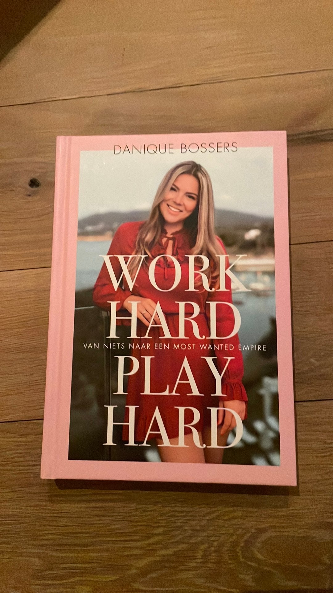 Work Hard Play Hard, Ophalen of Verzenden, Zo goed als nieuw, Mode algemeen