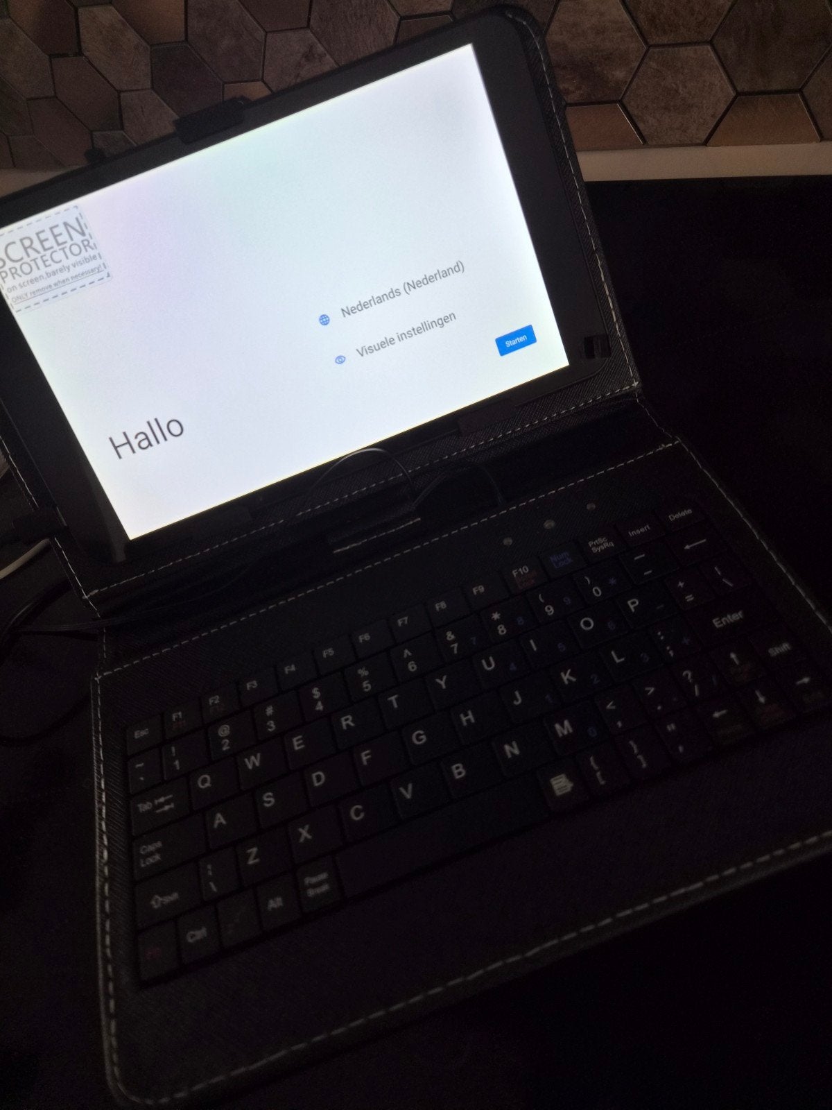 Nieuwe 8-inch Android 14 Tablet met Toetsenbord en Hoes, 32 GB, Onbekend, 8 inch, Uitbreidbaar geheugen